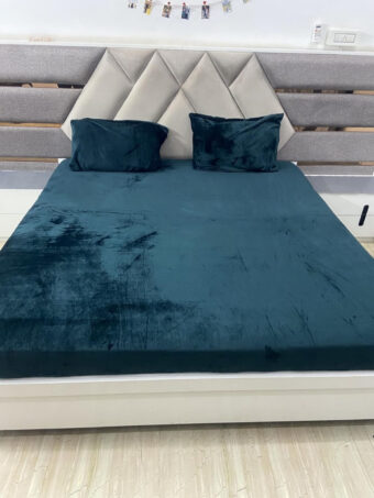 Flannel Winter Elastic Fitted Double Bed Bedsheet with 2 Pillow Covers