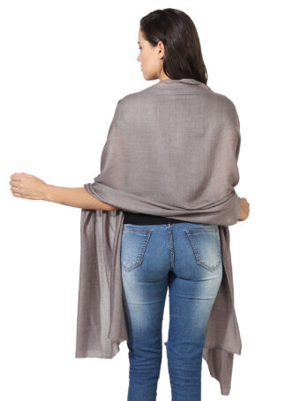 Women's Solid Blended Shawl - Image 3