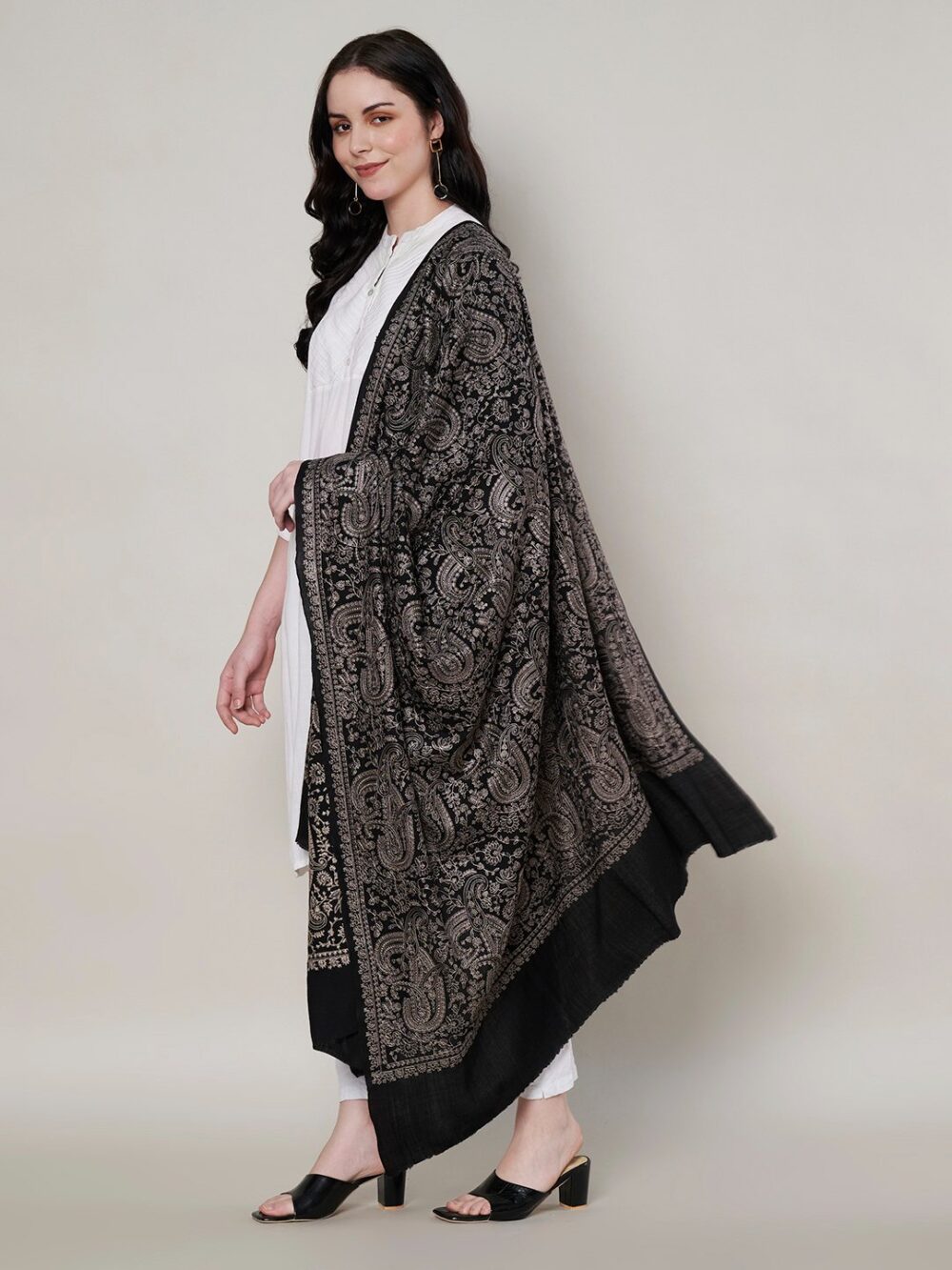 Muffly Heritage Woolen Shawl with Intricate Paisley & Floral Weave – 40x80 Inches - Image 3